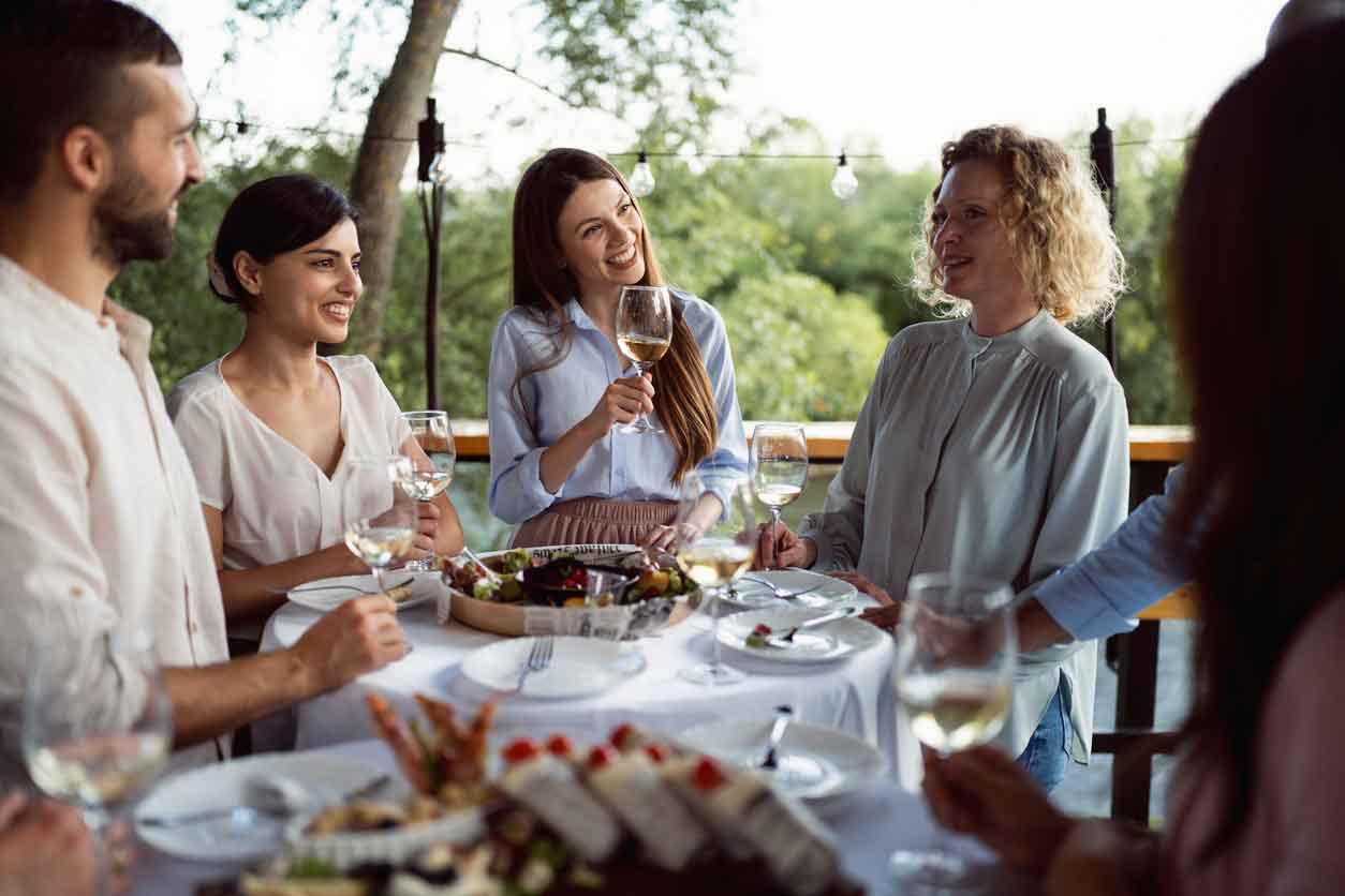 Summer Team Building: Turning Seasonal Energy into Lasting Workplace Culture