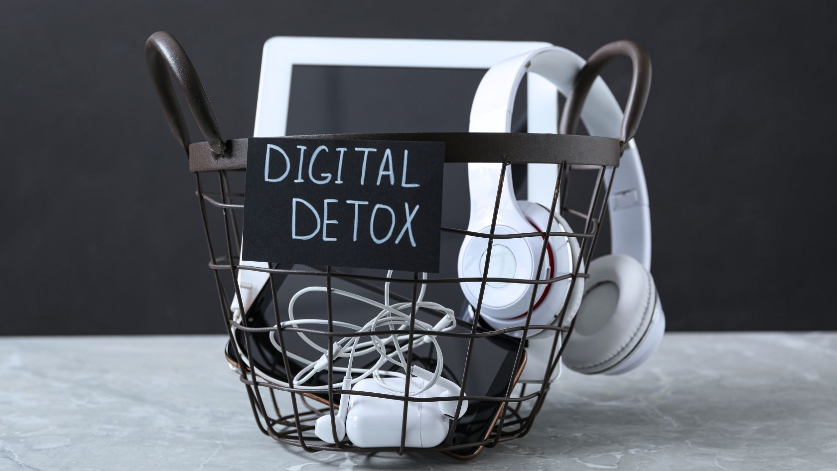 Digital Detox as a Lifestyle Cure: Reclaiming Your Wellbeing in a Hyperconnected World